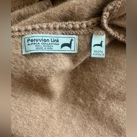 Peruvian Link 100% Alpaca Cape Ruana – Camel Brown Fringe Wrap – Made in Peru OS - Picture 6 of 7